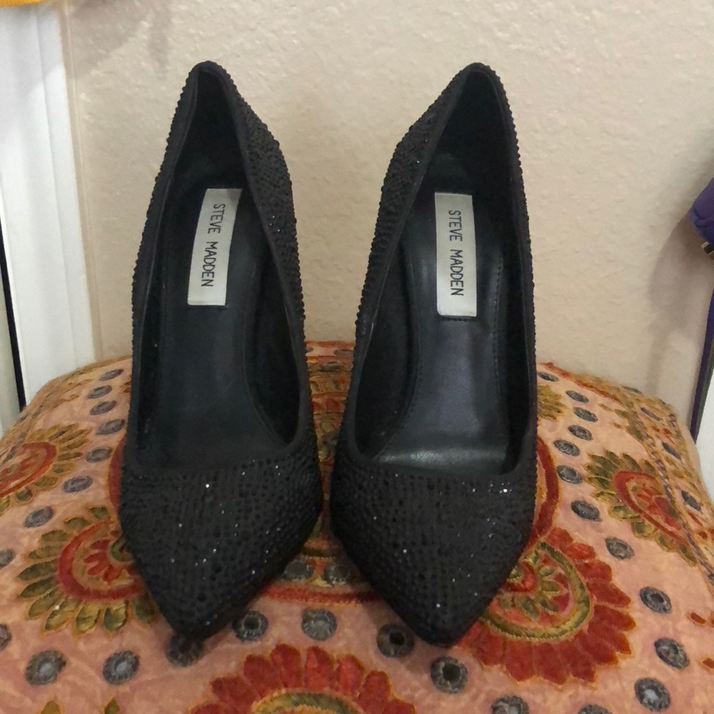 black pumps